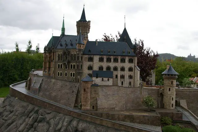 Original und Miniatur - das Wernigeröder Schloss 